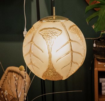 Peill Putzler glazen hanglamp globe amber leaf | Sprinkelhop