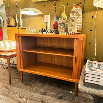 Vintage Deens dressoir CFC Silkeborg tambour deuren sideboard | Sprinkelhop