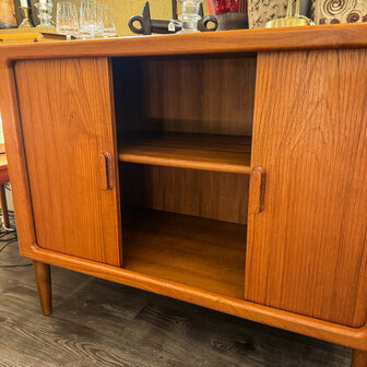 Vintage Deens dressoir CFC Silkeborg tambour deuren sideboard | Sprinkelhop