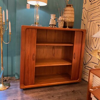 Teak tv meubel wieltjes Deens Design Dyrlund | Sprinkelhop