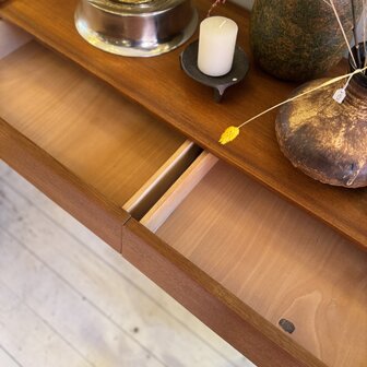Vintage Deens klein dressoir kast teak | Sprinkelhop