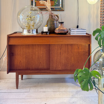 Vintage Deens klein dressoir kast teak | Sprinkelhop