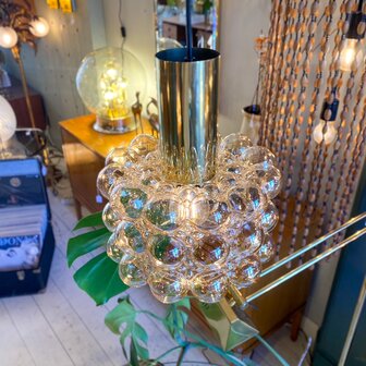 Helena Tynell grote glazen bubble hanglamp amber | Sprinkelhop