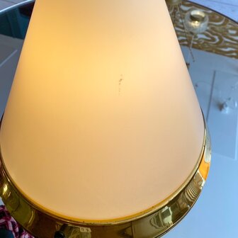 Peill Putzler Kibo tafellamp melkglas met messing | Sprinkelhop