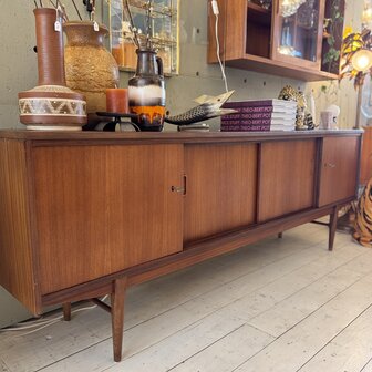 Vintage teak houten dressoir sideboard jaren 60| SprinkelhopVintage teak houten dressoir sideboard jaren 60| Sprinkelhop