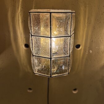 Vintage glazen wandlamp Glash&uuml;tte Limburg messing zwart 1970s