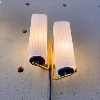 Vintage wandlampje messing melkglas 1950s | Sprinkelhop