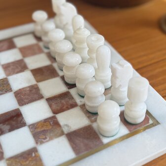 Vintage marmeren schaakspel rood met wit | Sprinkelhop
