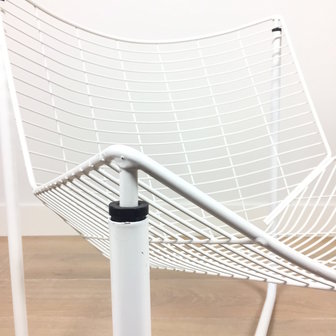 J&auml;rpen draadtafel en draadstoel wit Niels Gammelgaard voor Ikea | Sprinkel + Hop