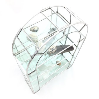 Zilverkleurige glazen vitrinekastje metaal | Sprinkel + Hop