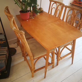 Vintage licht houten eettafel | Sprinkel + Hop