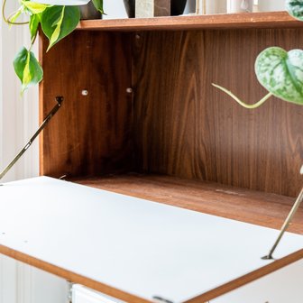 Vintage teak houten klepkastje hangend | Sprinkel + Hop