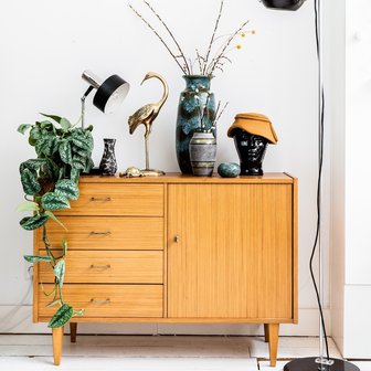 Vintage houten klein dressoir kastje | Sprinkel + Hop