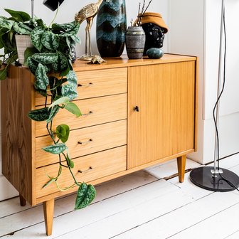 Vintage houten klein dressoir kastje | Sprinkel + Hop