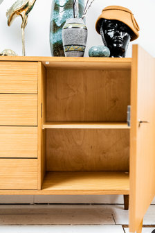 Vintage houten klein dressoir kastje | Sprinkel + Hop