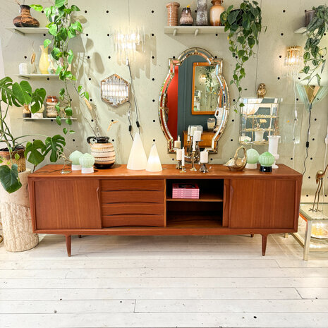 Vintage Deens dressoir sideboard Gunni Omann voor ACO Mobler | Sprinkelhop