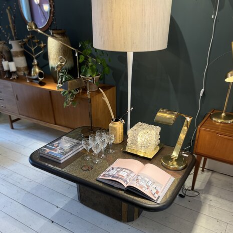 Rechthoekige brutalistische salontafel Paul Kingma 1980s wieltjes | Sprinkelhop