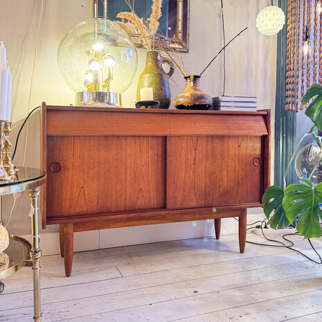 Vintage Deens klein dressoir kast teak | Sprinkelhop
