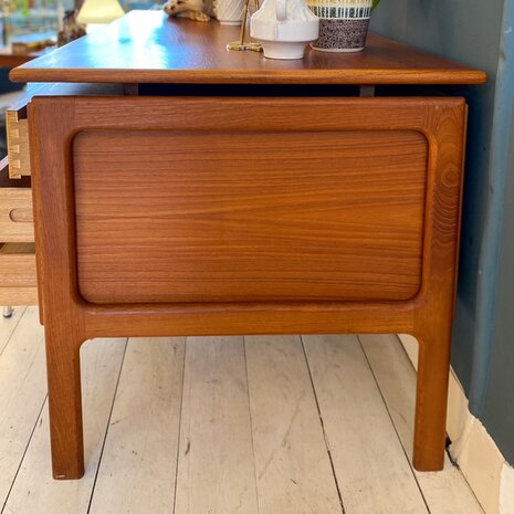 Vintage Arne Vodder voor GV Mobler bureau met zwevend blad | Sprinkelhop