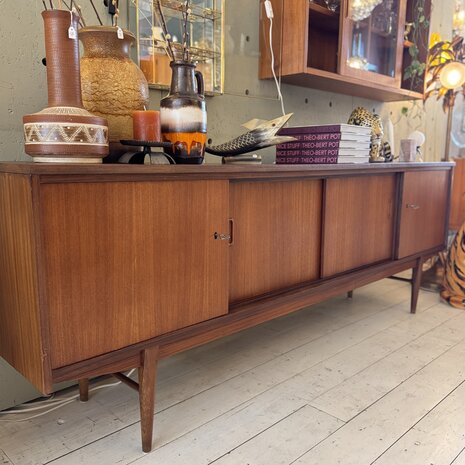 Vintage teak houten dressoir sideboard jaren 60| SprinkelhopVintage teak houten dressoir sideboard jaren 60| Sprinkelhop