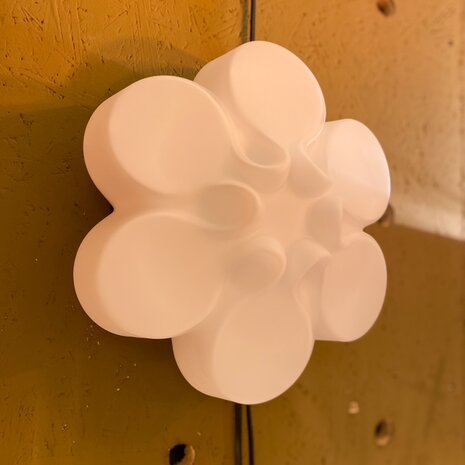 Vintage BEGA Leuchten wandlamp bloemvorm melkglas | Sprinkelhop