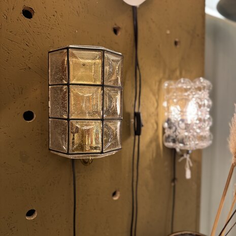 Vintage glazen wandlamp Glashütte Limburg messing zwart 1970s