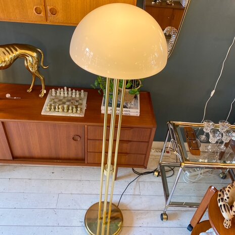 Vintage vloerlamp Glashütte Limburg messing met melkglas | Sprinkelhop 