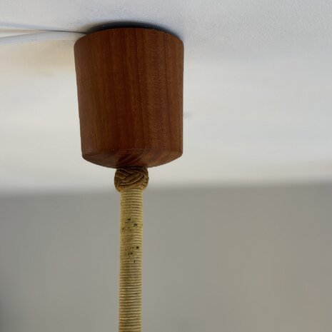 Zweedse jaren '50 teak opaline kroonluchter Kristiansson voor Luxus | Sprinkelhop