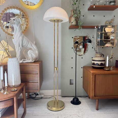 Vintage vloerlamp Glashütte Limburg messing met melkglas | Sprinkelhop 