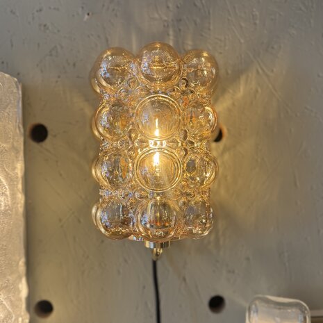 Helena Tynell voor Glashutte Limburg amber bubble glazen wandlamp