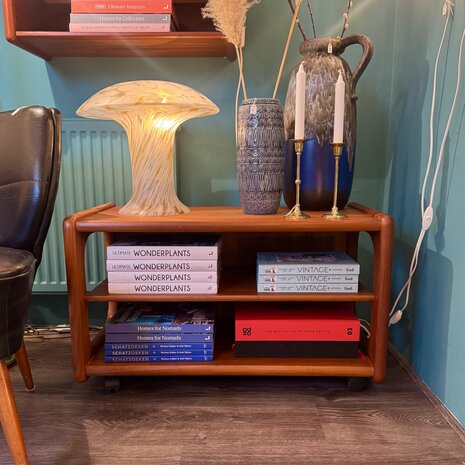 Vintage Toften Denmark open kastje teak op wieltjes