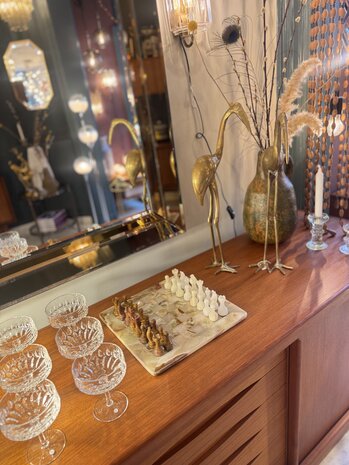 Vintage gem&ecirc;leerd onyx marmeren schaakspel rood wit