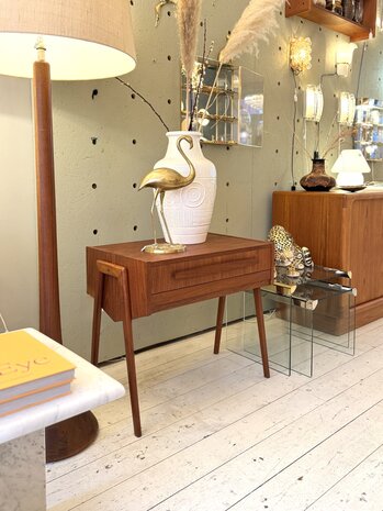 Vintage mid-century Deens nachtkastje naaitafeltje teak 1960s | Sprinkelhop