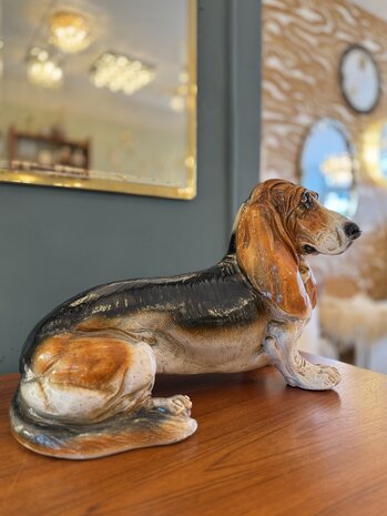 Vintage Italiaanse Maiolica keramieken basset hond XL | Sprinkelhop