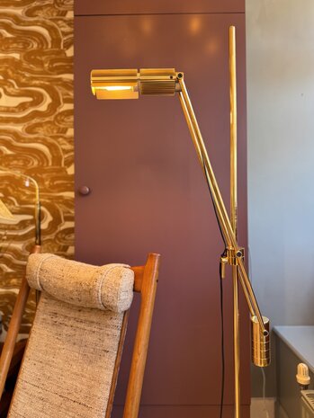 Viktor Frauenknecht voor Swiss Lamps messing haloprofil counter balanced vloerlamp | Sprinkelhop