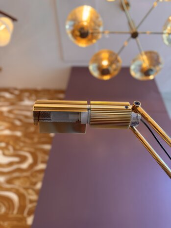 Viktor Frauenknecht voor Swiss Lamps messing haloprofil counter balanced vloerlamp | Sprinkelhop