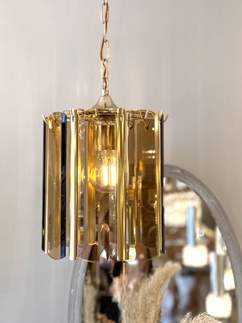 Vintage messing rookglazen platen hanglamp met goudkleurige hangers | Sprinkelhop