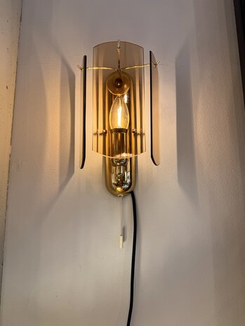 Vintage messing wandlamp met 3 rookglazen platen | Sprinkelhop