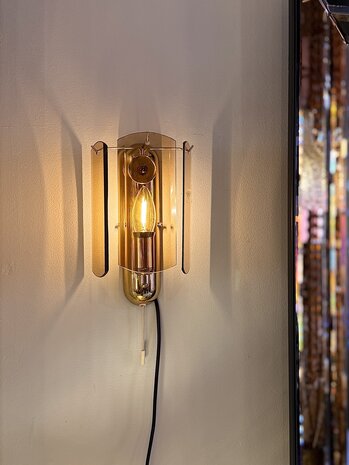 Vintage messing wandlamp met 3 rookglazen platen | Sprinkelhop