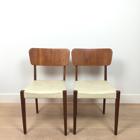 Vintage teak houten stoelen wit skai | Sprinkel + Hop