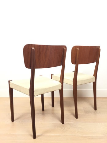Vintage teak houten stoelen wit skai | Sprinkel + Hop