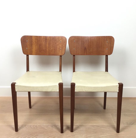 Vintage teak houten stoelen wit skai | Sprinkel + Hop