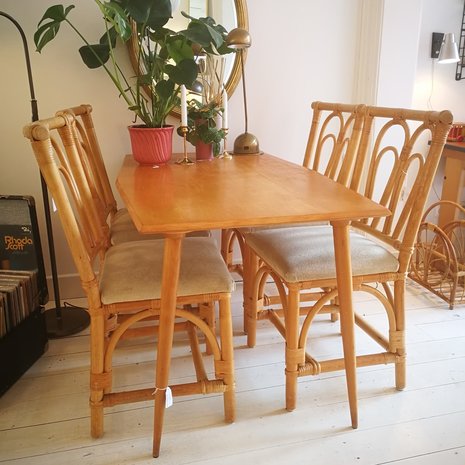 Vintage licht houten eettafel | Sprinkel + Hop