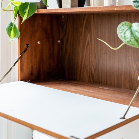 Vintage teak houten klepkastje hangend | Sprinkel + Hop