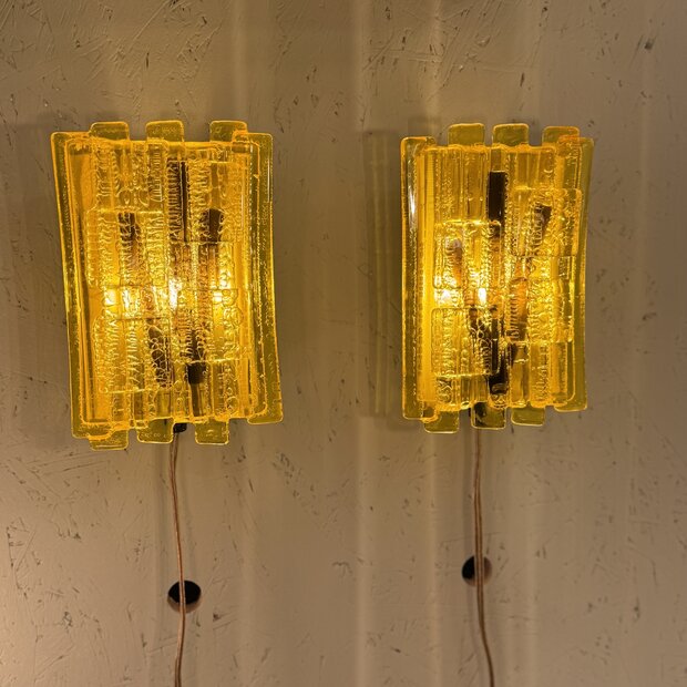 Claus Bolby voor Cebo acrylglazen wandlamp geel | Sprinkelhop