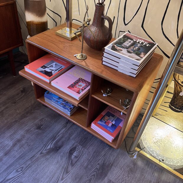 Deens Dyrlund vintage mediakast voor lp&#039;s en platenspeler | Sprinkelhop