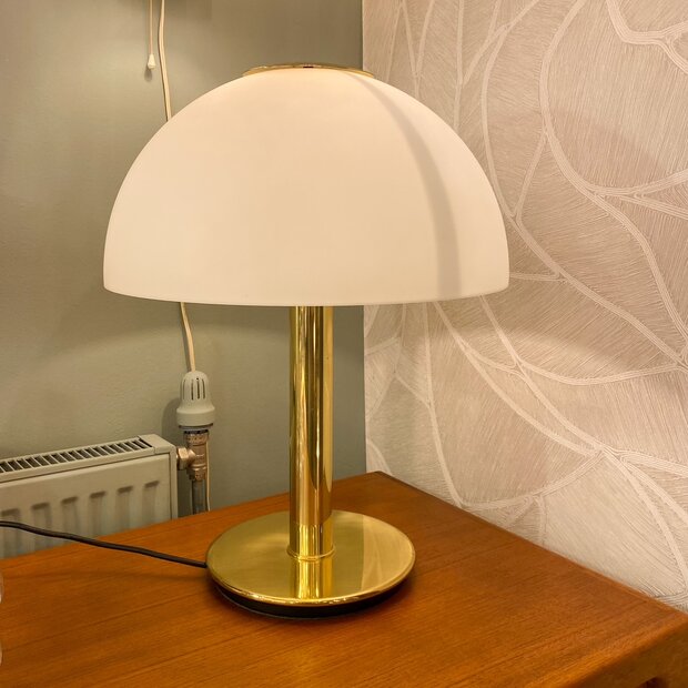 Vintage Glashutte Limburg messing melkglazen tafellamp bureaulamp | Sprinkelhop