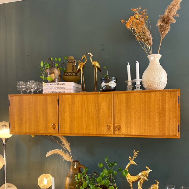 Vintage Deense hangende kast teak | Sprinkelhop