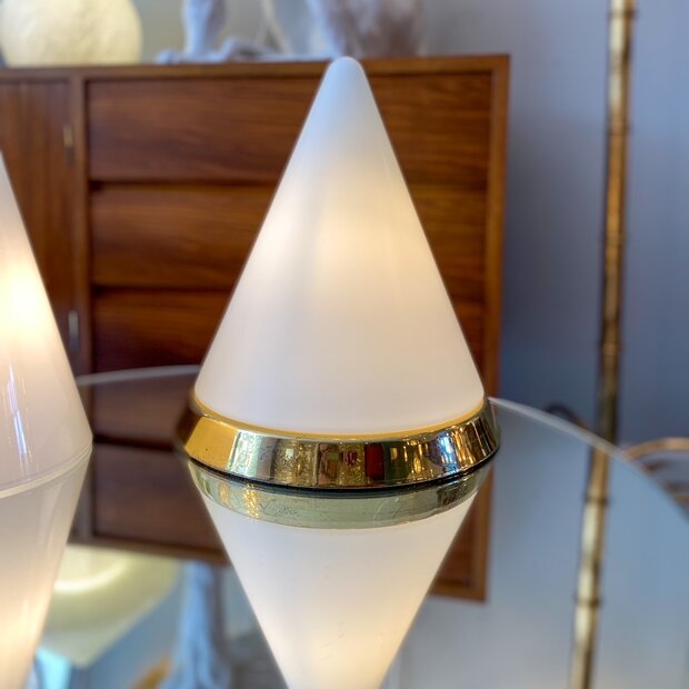 Peill Putzler Kibo tafellamp melkglas met messing | Sprinkelhop