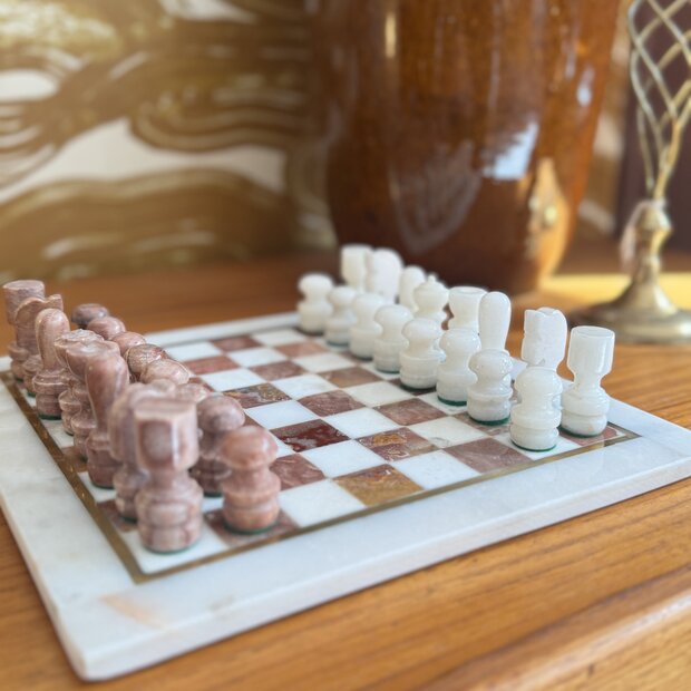 Vintage marmeren schaakspel rood met wit | Sprinkelhop